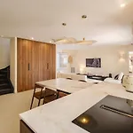 Luxurious New Pool Golf St Tropez Villa
