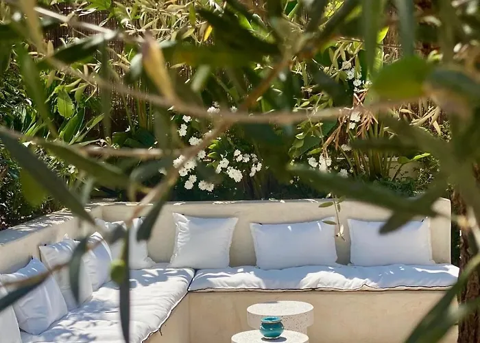 Luxurious New Pool Golf St Tropez فيلة