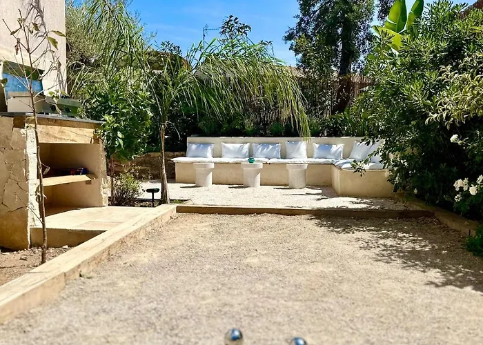 Luxurious New Pool Golf St Tropez فيلة